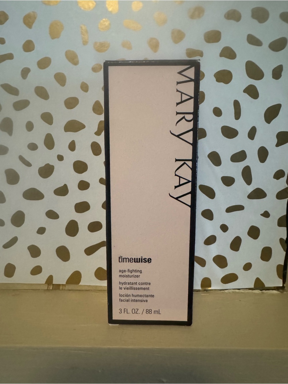 Mary Kay TimeWise Age-Fighting Moisturizer in Light Pink Box